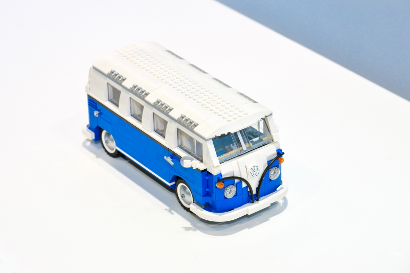Illustration for article titled Volkswagen's Big Debut At The Chicago Auto Show Hurts Like Hell When You Step On It